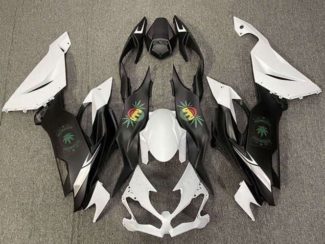 Kawasaki ZX6R Motorrad Verkleidung 2019-2022 - Weiss Schwarz Gluckliches Gesicht